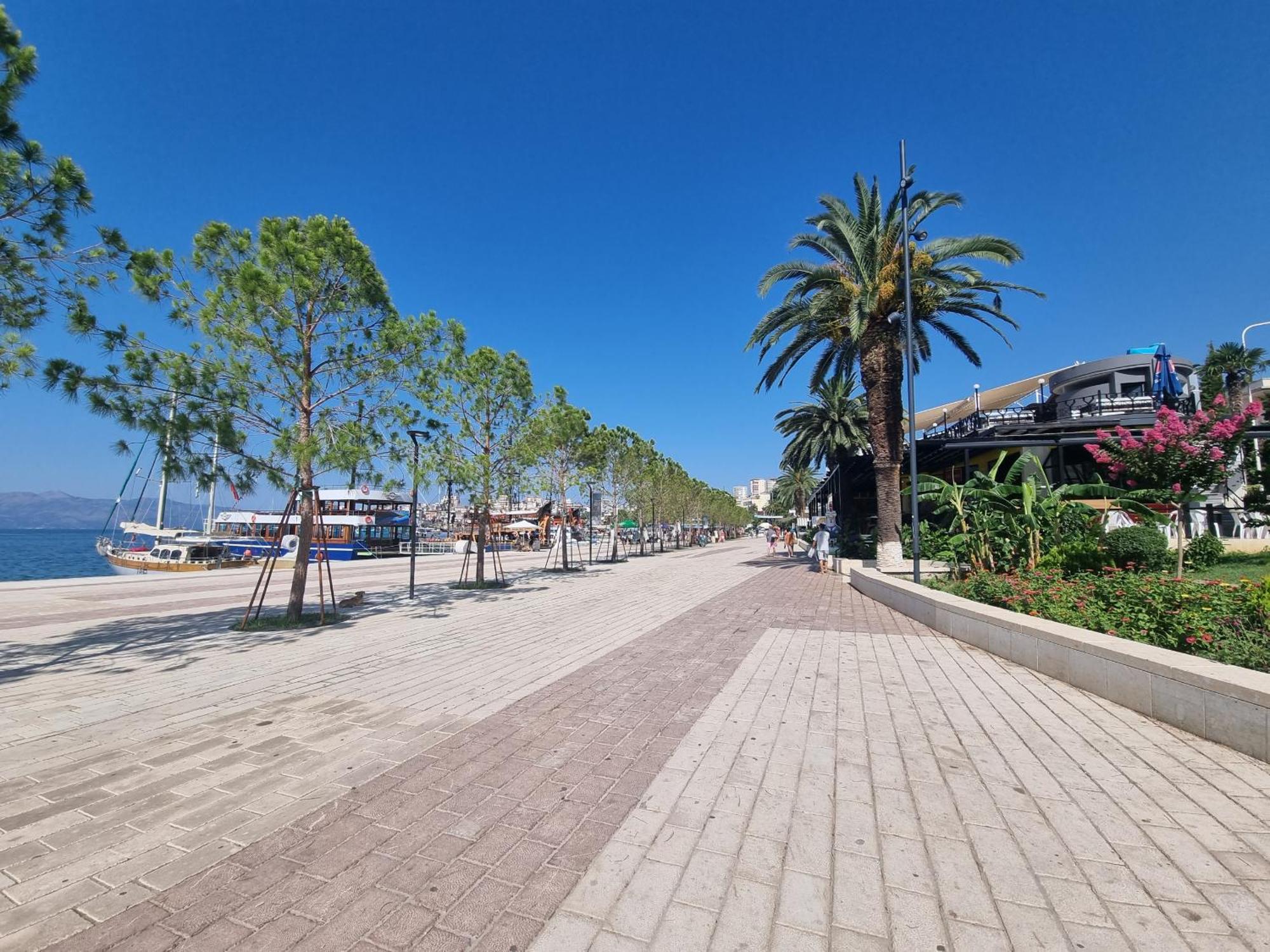 Saint Tropez Apartment Sarandë Exterior foto